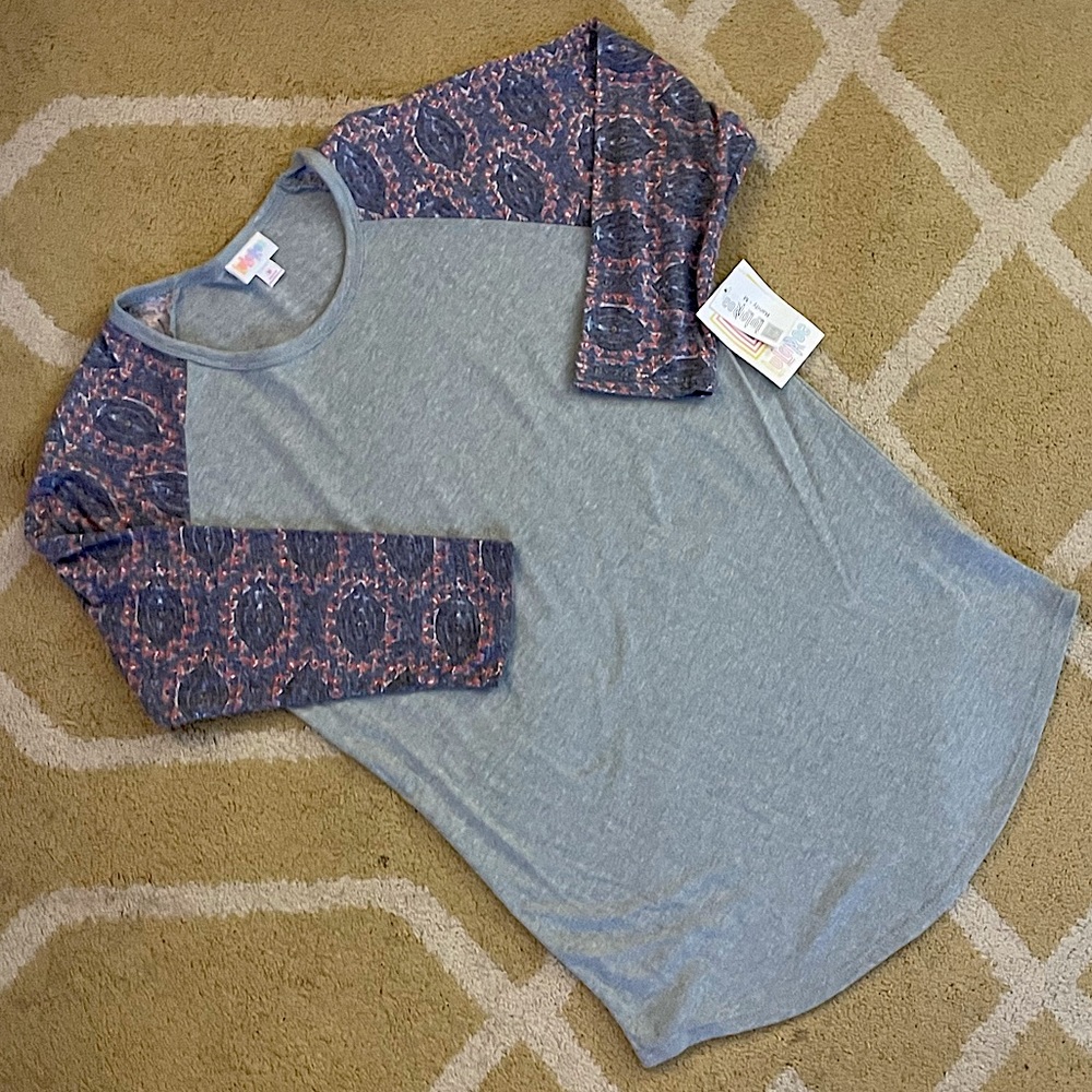 NWT LuLaRoe Geometric Sleeve Randy Baseball Shirt